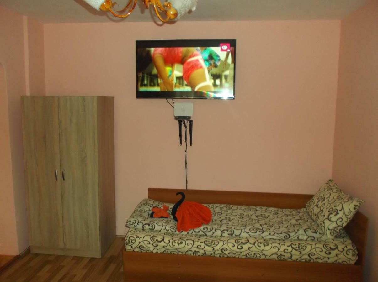 Apartament 2 Camere Semidecomandat "La Gicu" Sulina Bagian luar foto