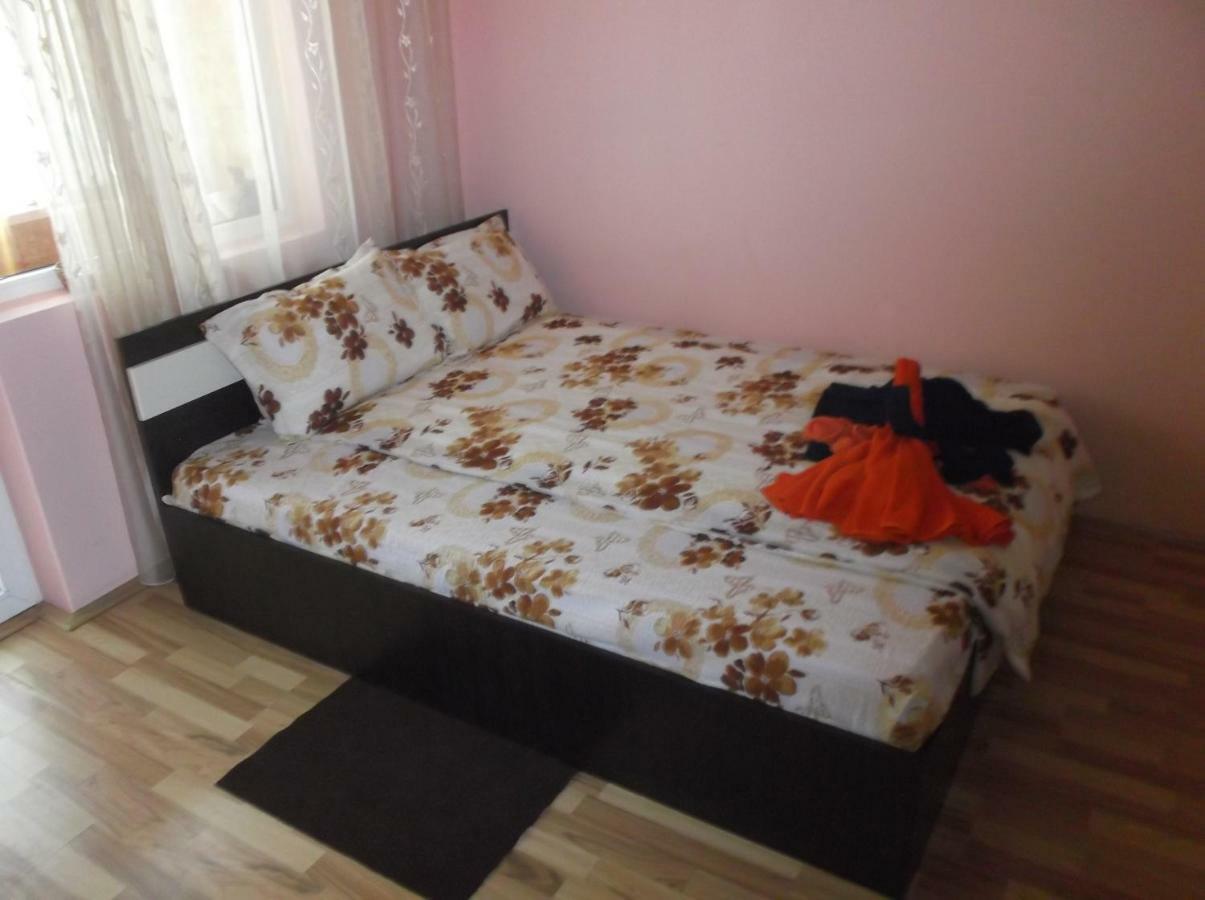 Apartament 2 Camere Semidecomandat "La Gicu" Sulina Bagian luar foto